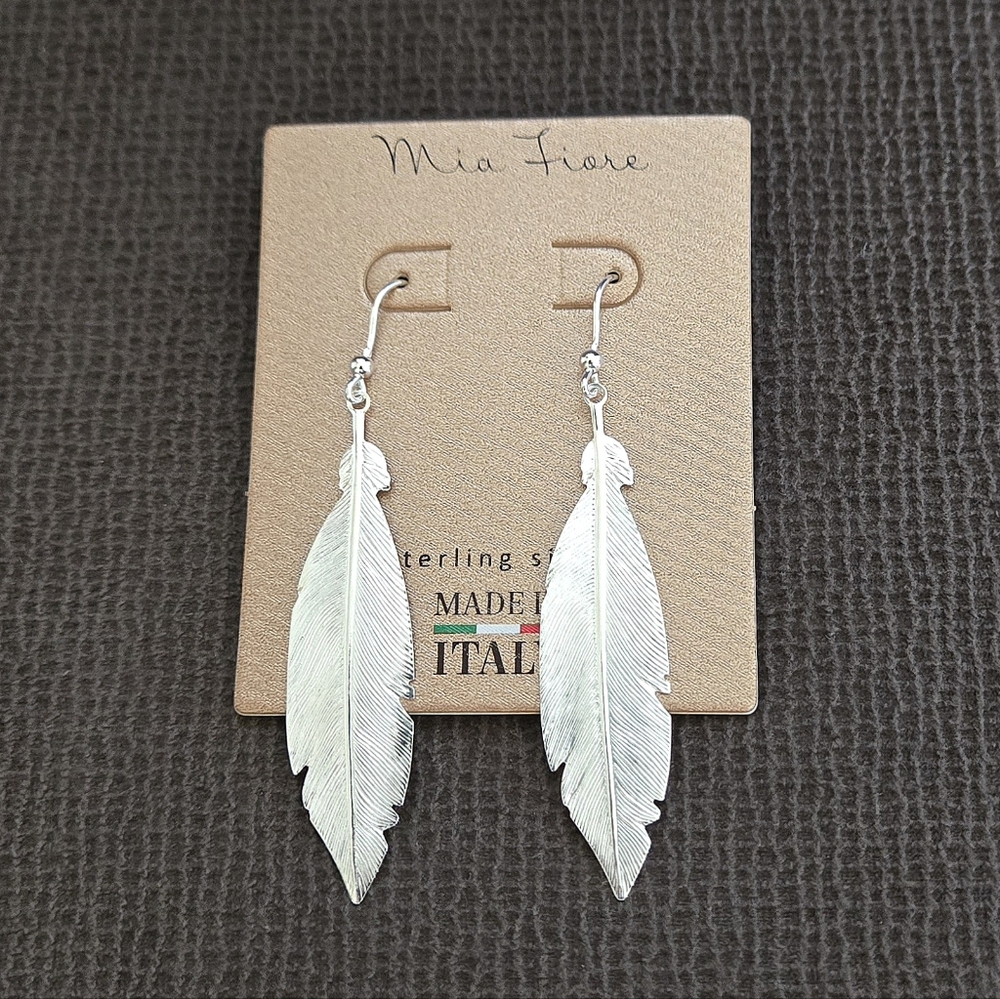 Mia Fiore Textured Silver🤍 Feather🪶 Earrings